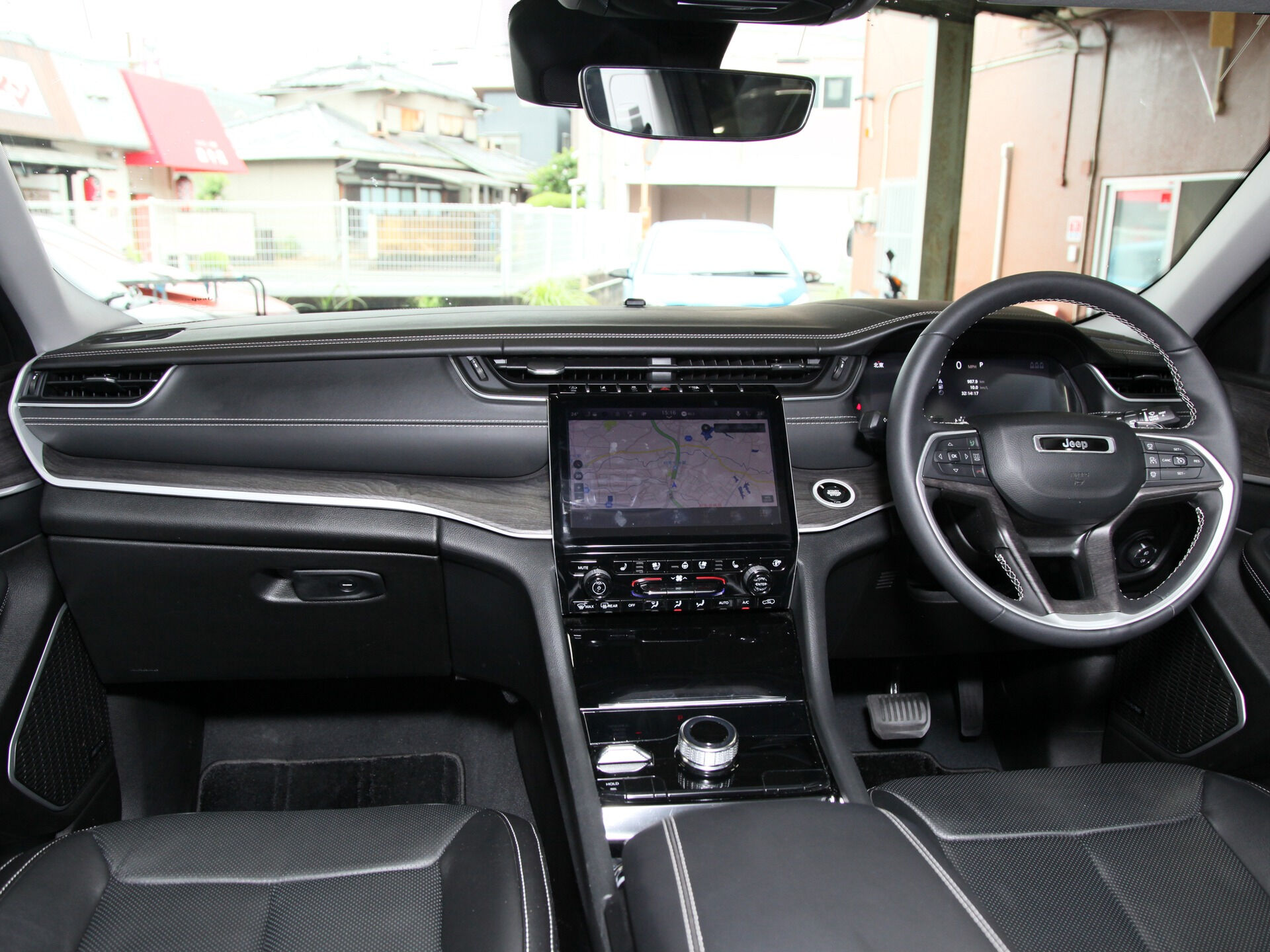 令和5年式 グランドチェロキー入庫しました🚗✨