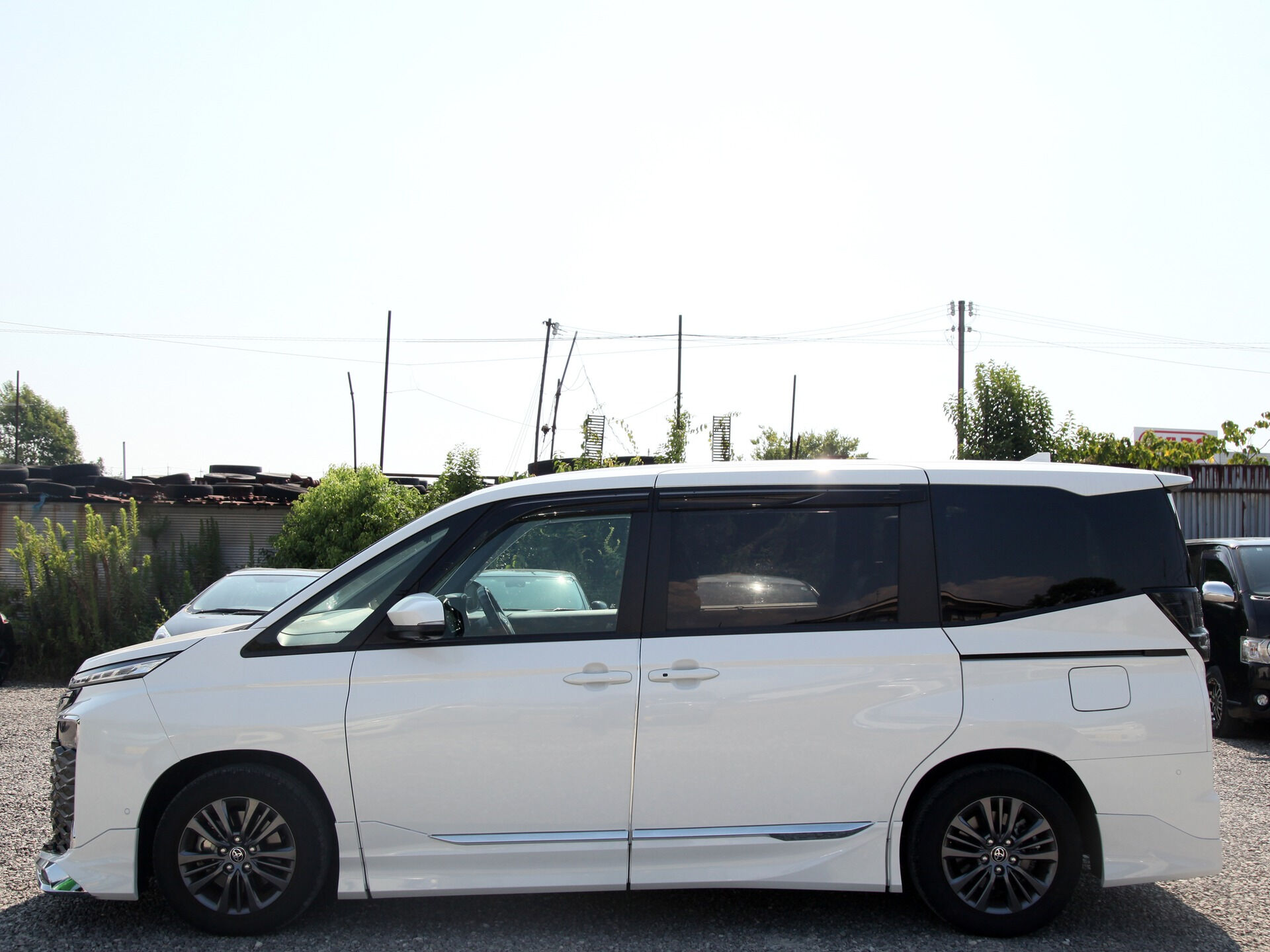 令和5年式 ヴォクシーHV入庫しました🚗✨