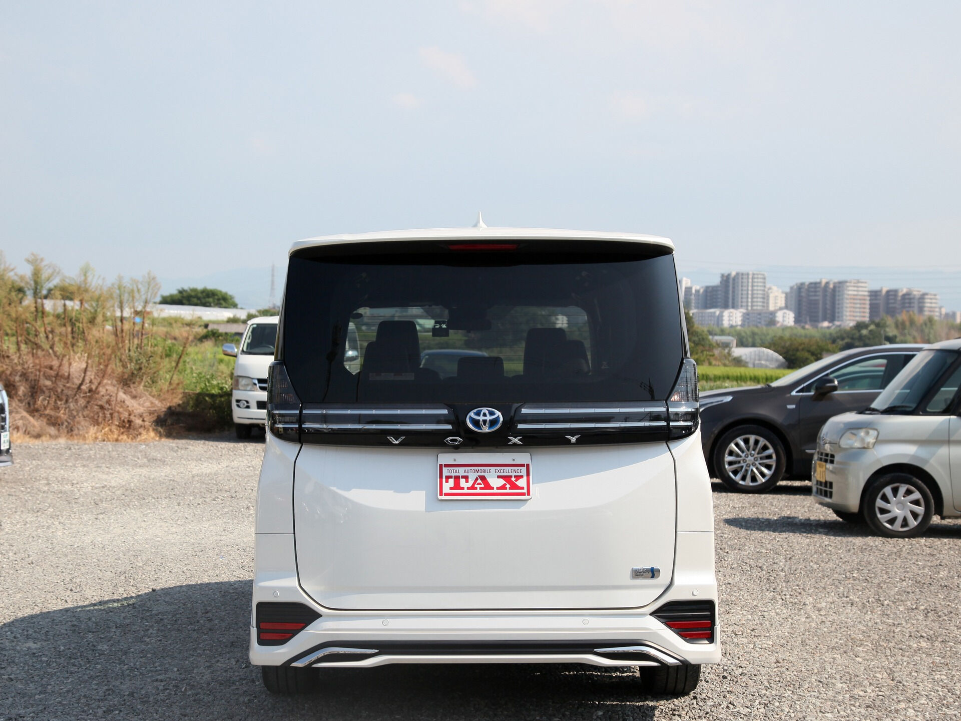 令和5年式 ヴォクシーHV入庫しました🚗✨