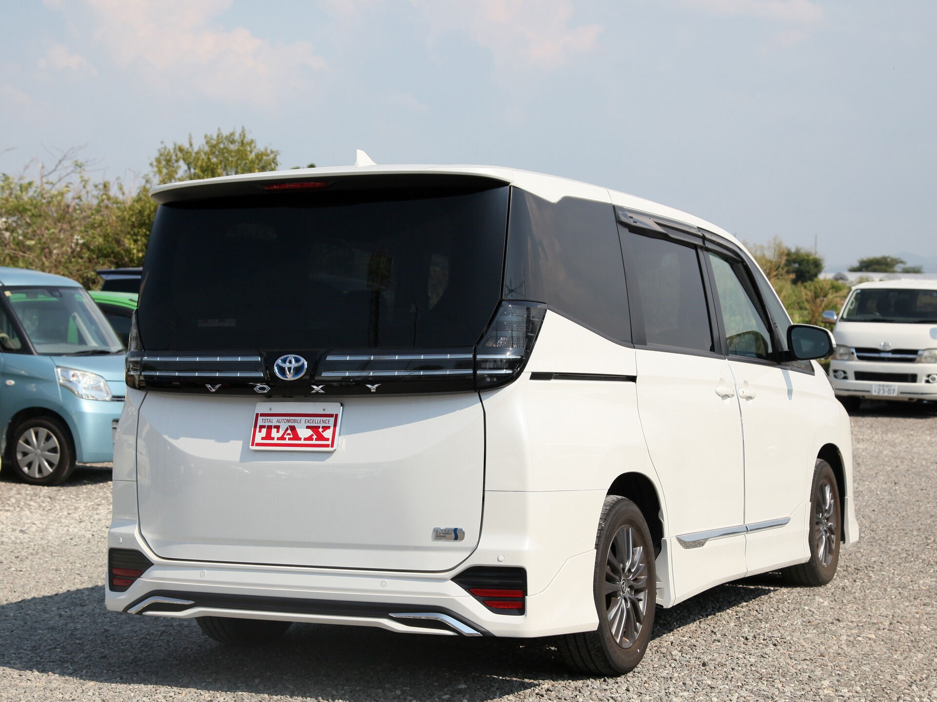 令和5年式 ヴォクシーHV入庫しました🚗✨