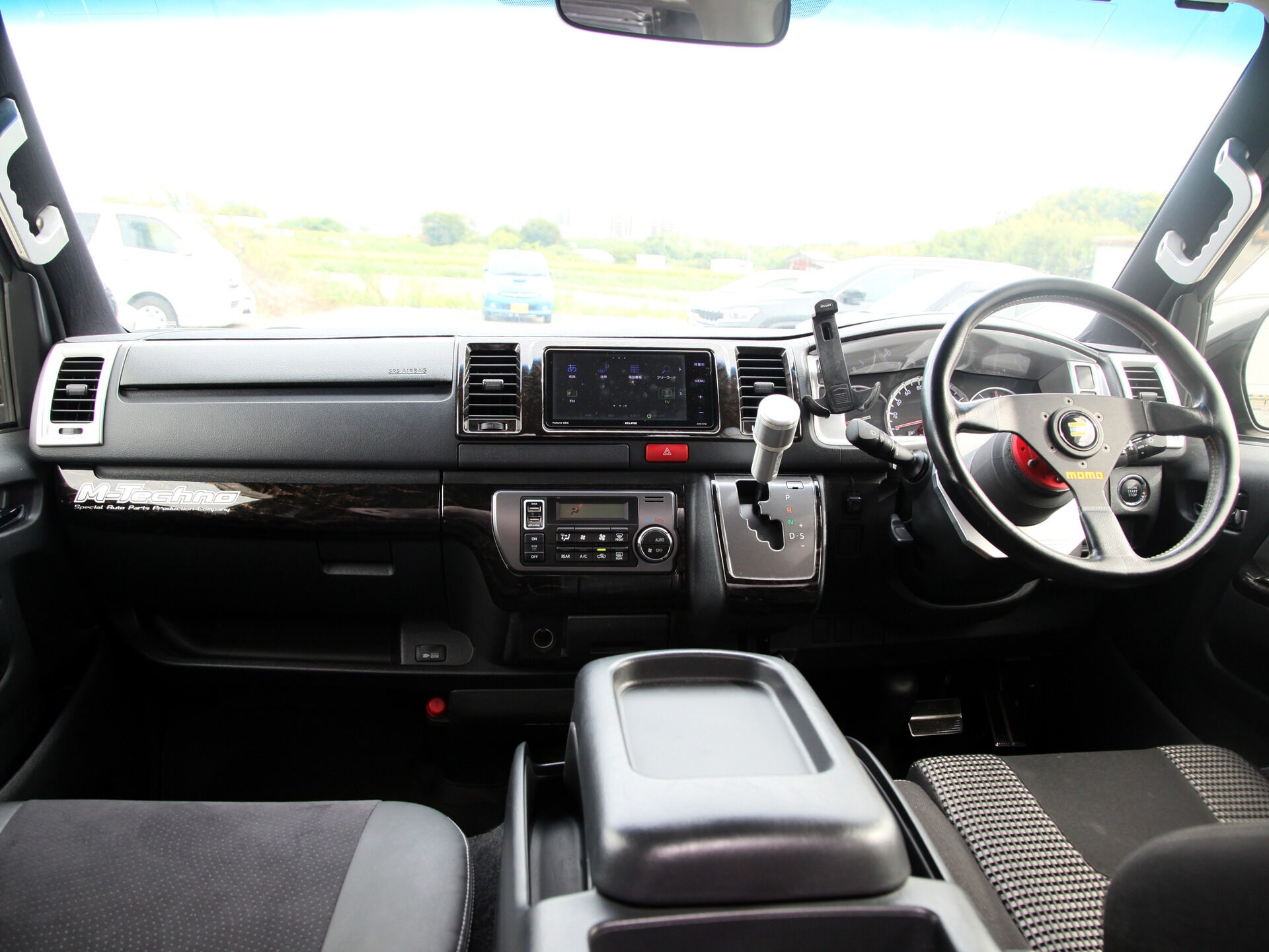 平成29年式 ハイエース入庫しました🚗✨