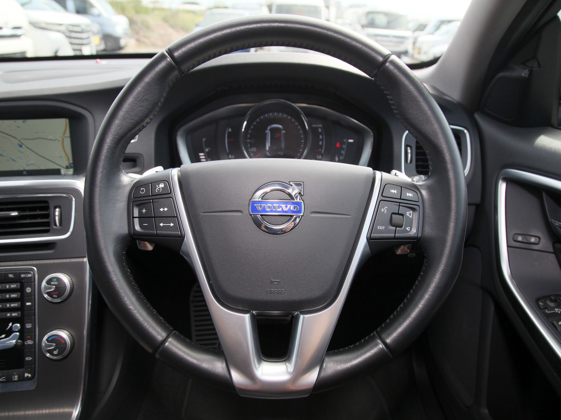 平成28年式 ボルボ V60入庫しました🚗✨